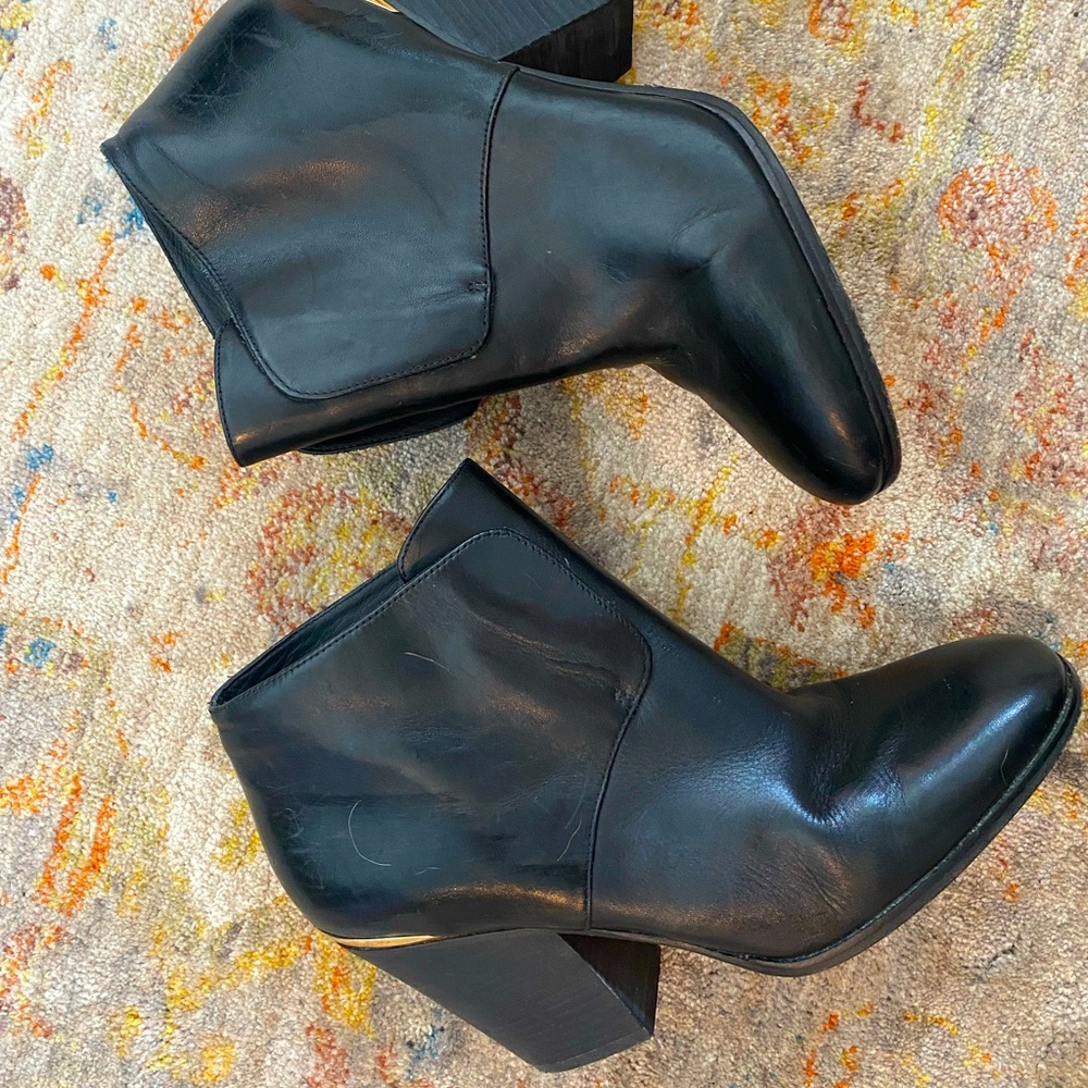 COLE HAAN BLACK LEATHER BOOTIES (Grand.Os) SIZE 7.5
